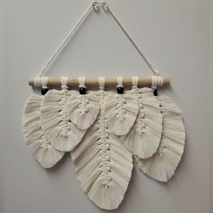 Feather Hanging - Macramé
